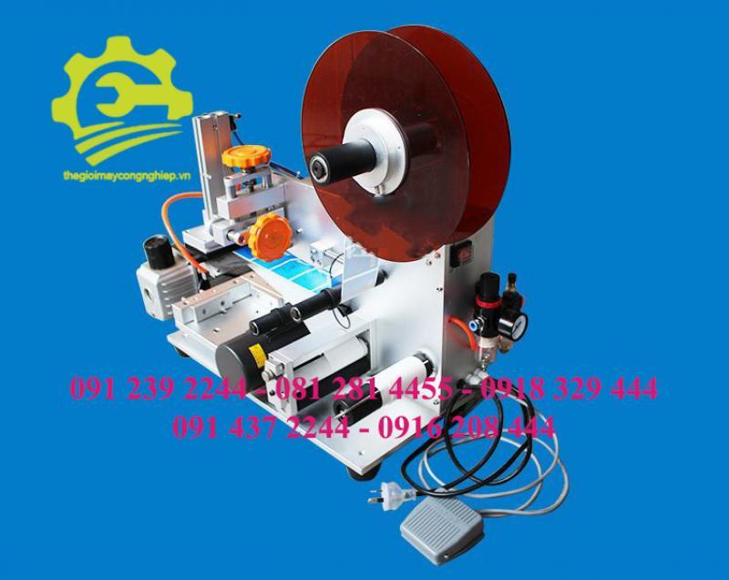 Máy dán nhãn chai vuông  – Máy dán nhãn hộp vuông, bán tự động