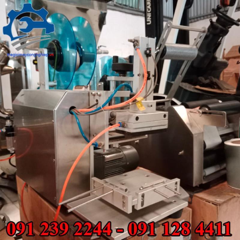 Máy dán nhãn bán thủ công| Máy dán nhãn chai vuông, chai dẹp